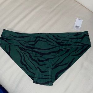 NWT Gap cheeky low rise Bottom